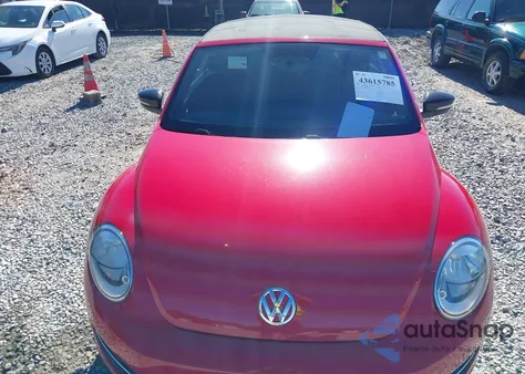 2013 Volkswagen Beetle 2.0T z USA, uszkodzony, nr VIN 3VW7A7AT0DM815375